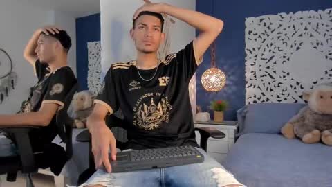 adonis_wb online show from 09/17/25, 08:10