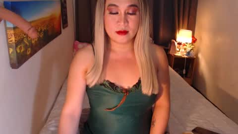 Snapshot of adorablekim69 chatting on 02/17/25, 11:44 MsKim online show from 02/17/25, 11:44
