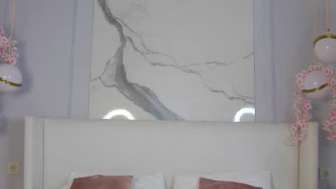 adoracortes online show from 09/19/25, 05:09