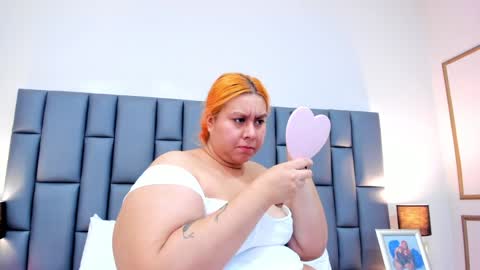 ANDREA PEREZ online show from 12/31/24, 12:25