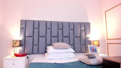 ANDREA PEREZ online show from 12/31/24, 03:31