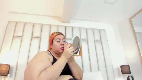 Snapshot of adreeaperez1 chatting on 10/17/25, 11:35 ANDREA PEREZ online show from 10/17/25, 11:35