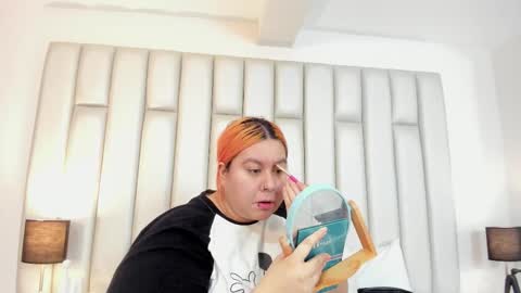 Snapshot of adreeaperez1 chatting on 10/18/25, 11:44 ANDREA PEREZ online show from 10/18/25, 11:44