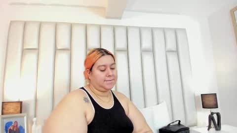 Snapshot of adreeaperez1 chatting on 10/22/25, 11:43 ANDREA PEREZ online show from 10/22/25, 11:43