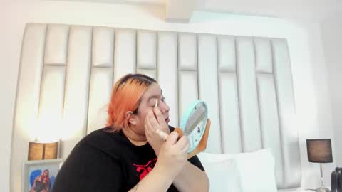 Snapshot of adreeaperez1 chatting on 10/25/25, 11:51 ANDREA PEREZ online show from 10/25/25, 11:51