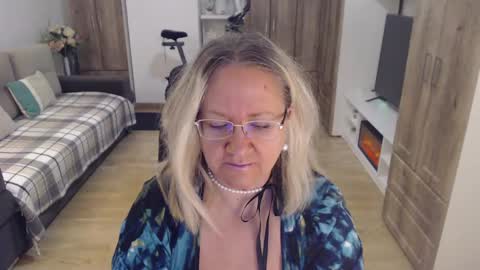 Cryna online show from 03/12/25, 05:24