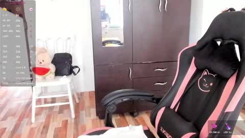 Snapshot of adrena_10 chatting on 11/28/25, 07:27 Adrena10 online show from 11/28/25, 07:27