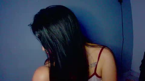 Snapshot of adri_gomez1 chatting on 10/10/25, 03:27     online show from 10/10/25, 03:27