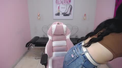 Adri  online show from 05/06/26, 12:10