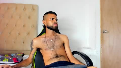 adri_sexboy229 online show from 09/11/25, 02:33