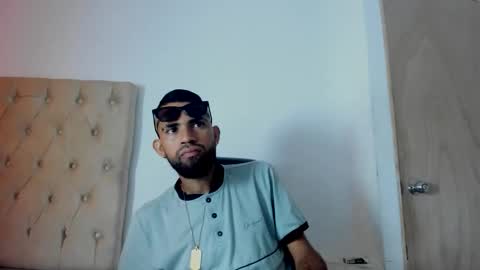 adri_sexboy229 online show from 09/20/25, 02:51