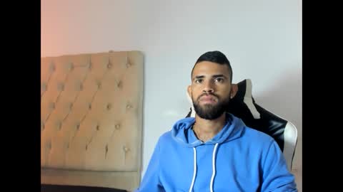 adri_sexboy229 online show from 09/27/25, 02:44