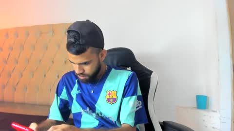 adri_sexboy229 online show from 09/30/25, 01:32