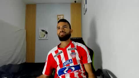 adri_sexboy229 online show from 10/03/25, 07:38