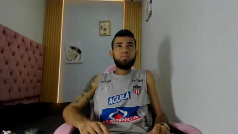 adri_sexboy229 online show from 10/07/25, 07:38