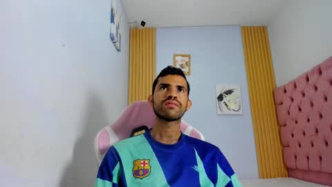 adri_sexboy229 online show from 10/22/25, 07:19