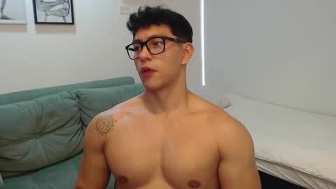 Snapshot of adrian_del_mar chatting on 02/21/26, 04:19 Adrian del Mar online show from 02/21/26, 04:19