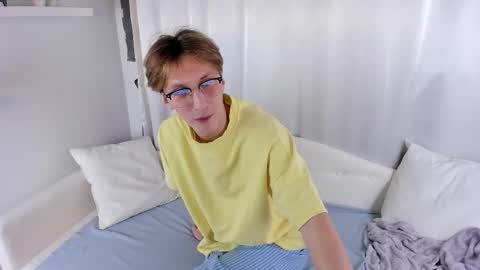 Adrian online show from 12/04/24, 04:16
