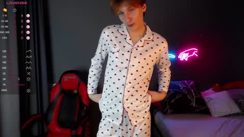 Adrian online show from 01/11/25, 06:24