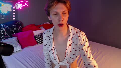 Adrian online show from 01/11/25, 09:26