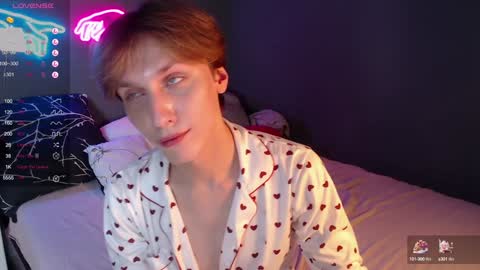 Adrian online show from 01/12/25, 01:27