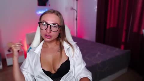 Snapshot of adriana_campbell chatting on 09/11/25, 05:51 Ammy online show from 09/11/25, 05:51