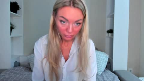 Adriana online show from 01/17/25, 10:22