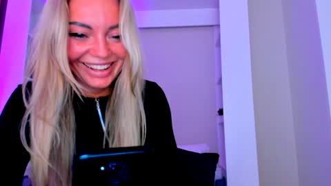 Adriana online show from 02/01/25, 06:08