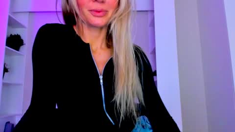 Adriana online show from 02/01/25, 09:19