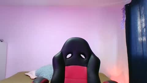 Snapshot of adrianagogo18 chatting on 09/26/25, 11:25 adrianagogo18 online show from 09/26/25, 11:25