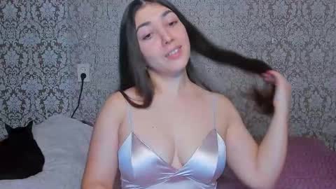 Snapshot of adrianakuiper chatting on 12/20/25, 08:27 Adriana online show from 12/20/25, 08:27