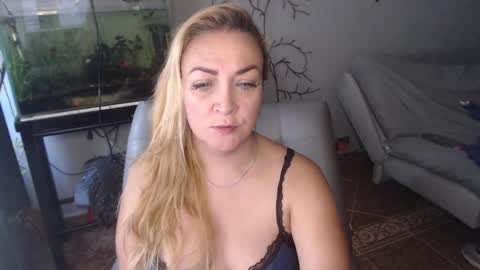 Adriana Paredes  online show from 03/10/25, 12:37