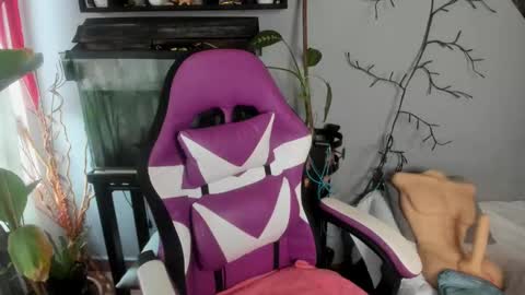 Adriana Paredes  online show from 09/27/25, 12:10