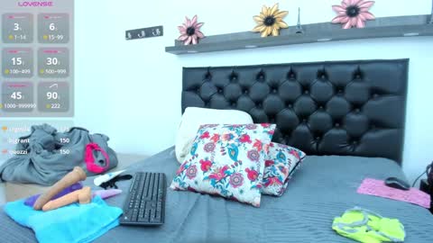 adriana online show from 01/27/25, 09:34