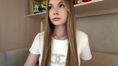 Caroline online show from 07/03/26, 03:18