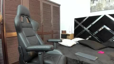 Adrian online show from 04/27/26, 09:40