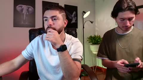 Snapshot of adrianwilliams_ chatting on 02/14/25, 03:58 Adrian Williams online show from 02/14/25, 03:58