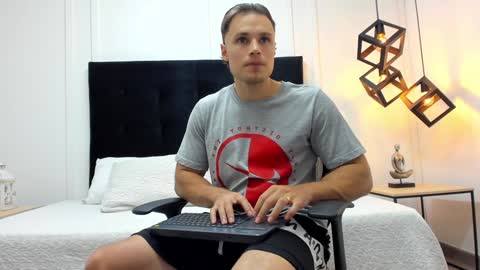 Adrein Roche online show from 02/06/25, 11:15