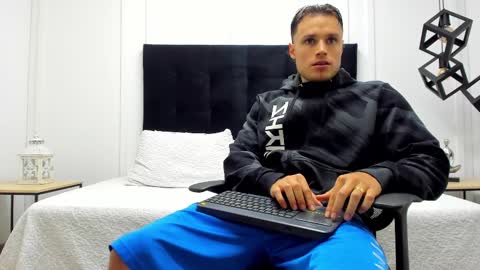 Adrein Roche online show from 02/09/25, 11:04