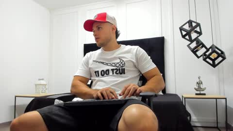 Adrein Roche online show from 02/23/25, 11:04
