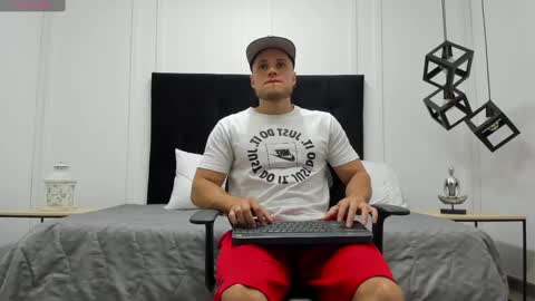 Adrein Roche online show from 03/04/25, 12:29