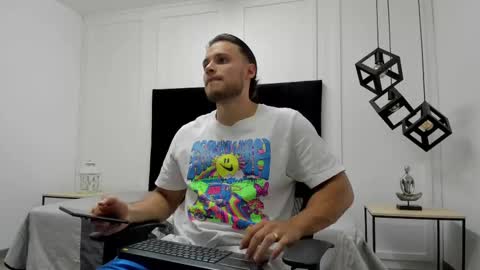 Adrein Roche online show from 03/11/25, 11:15