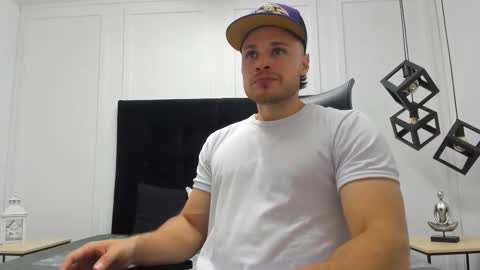 Adrein Roche online show from 09/10/25, 11:05