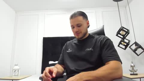 Adrein Roche online show from 10/04/25, 11:36