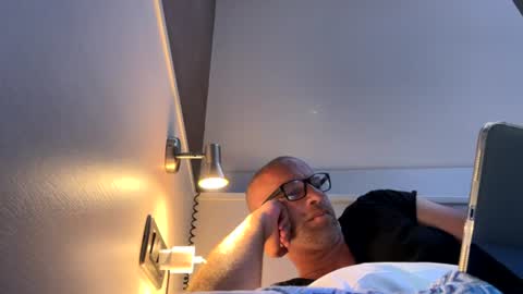 adrienfromparis online show from 06/17/26, 08:43