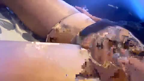 Snapshot of ads008 chatting on 10/18/25, 08:59 ads008 online show from 10/18/25, 08:59