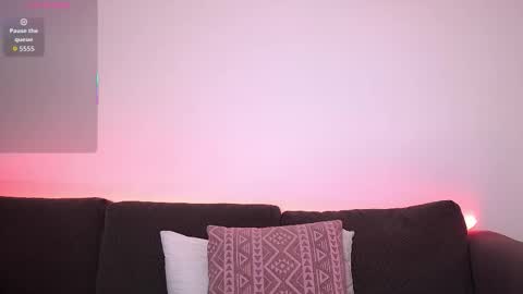 Snapshot of ady_w_o_w chatting on 10/29/25, 01:35 Ada online show from 10/29/25, 01:35