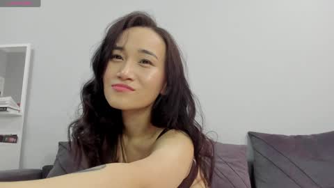 Snapshot of ae_nie chatting on 12/22/24, 04:28 Aenie online show from 12/22/24, 04:28