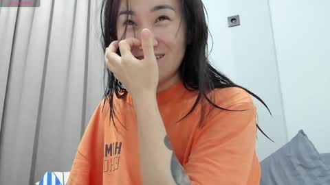 Snapshot of ae_nie chatting on 02/07/25, 01:22 Aenie online show from 02/07/25, 01:22