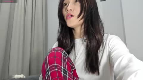 Snapshot of ae_nie chatting on 02/19/25, 01:50 Aenie online show from 02/19/25, 01:50